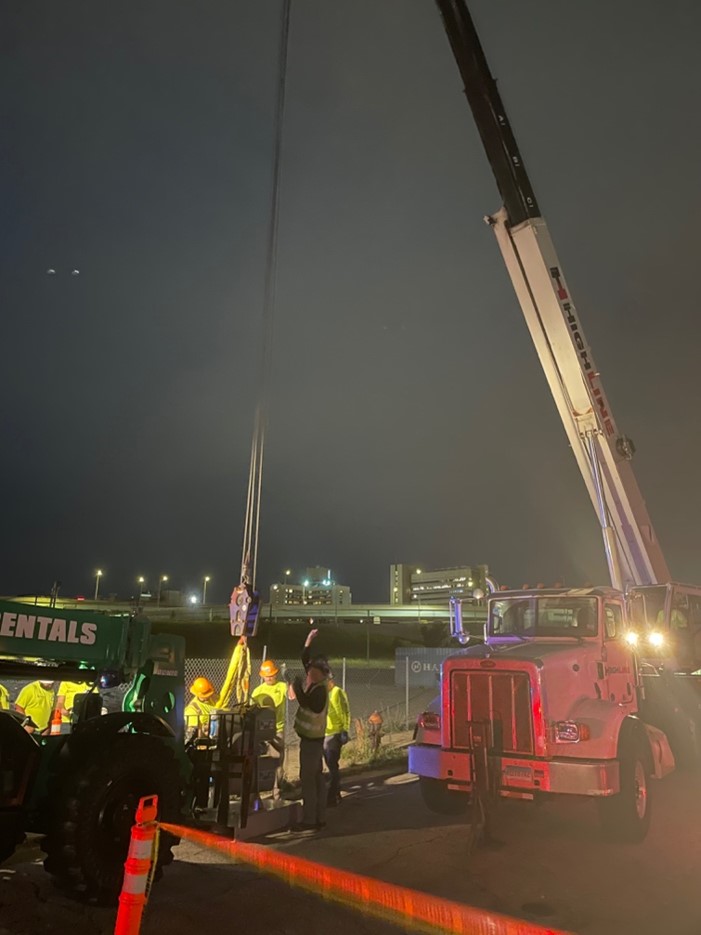 Figure 4: Raising the irradiator in the type b container